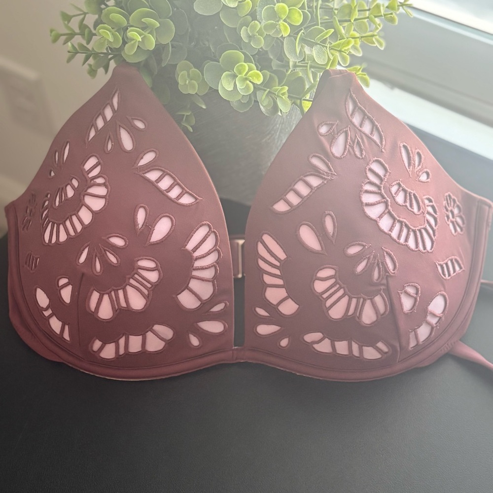 Womens Shade & Shore Burgundy Laser Cut Bikini Top 38DD - Picture 2 of 5